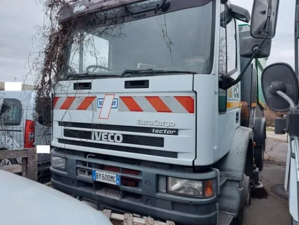 52#6803 Spazzatrice Iveco