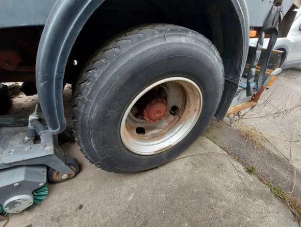 52#6803 Spazzatrice Iveco