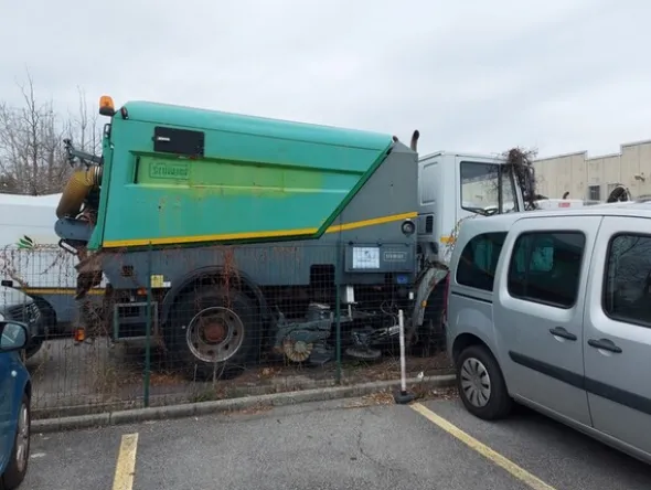 52#6803 Spazzatrice Iveco