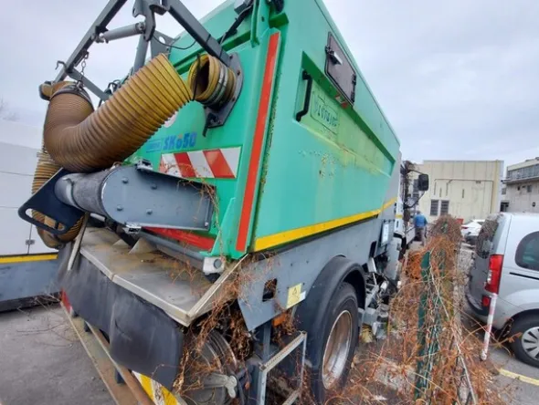 52#6803 Spazzatrice Iveco