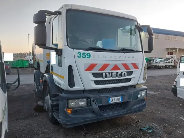 45#7528 Spazzatrice Iveco