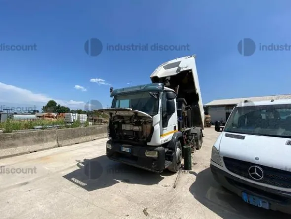 1#9409 Spazzatrice stradale Iveco 160E