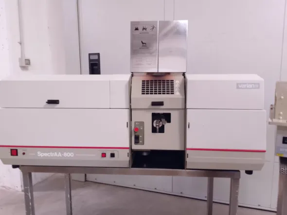 SPETTROMETRO AD ASSORB. ATOMICO VARIAN(LAB-SPECT-17)