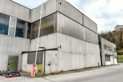 #2515003 Stabilimento produttivo con ampio piazzale