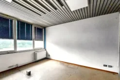 #2515003 Stabilimento produttivo con ampio piazzale