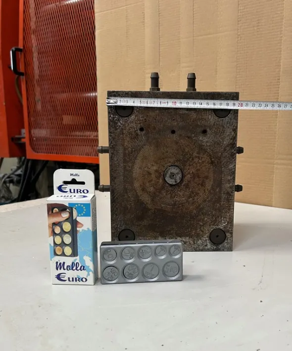 Stampo Usato Contenitore/Porta Monete