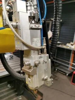 Stazione robotica per taglio e saldatura laser FANUC