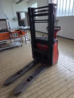 stoccatore elettrico linde l 12 solleva 2.9 mt