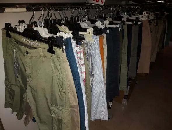 2#7928 Stock di abbigliamento e calzature uomo donna e bambino