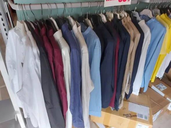 2#7928 Stock di abbigliamento e calzature uomo donna e bambino