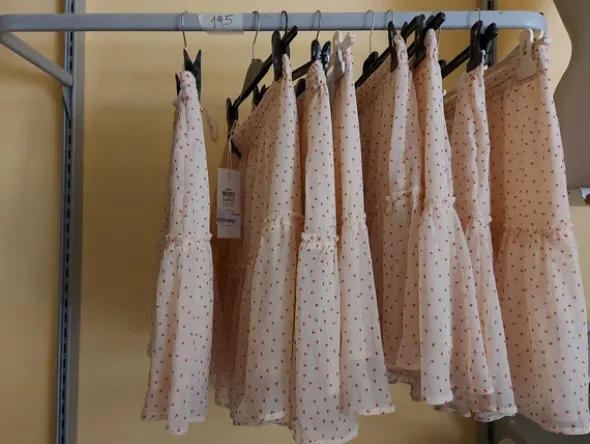 2#7928 Stock di abbigliamento e calzature uomo donna e bambino