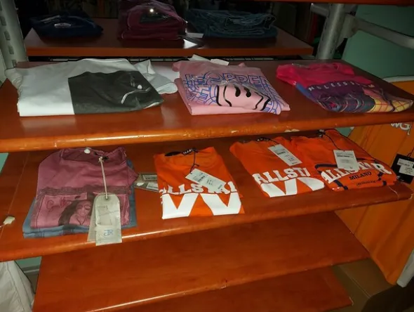 2#7928 Stock di abbigliamento e calzature uomo donna e bambino