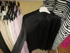 2#7928 Stock di abbigliamento e calzature uomo donna e bambino
