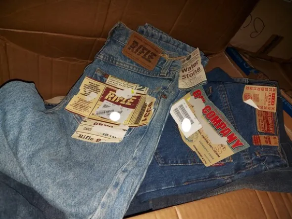 1#7928 Stock di abbigliamento e calzature uomo donna e bambino