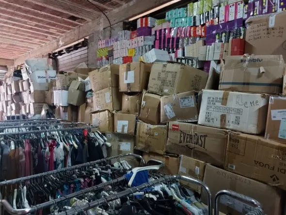 1#7928 Stock di abbigliamento e calzature uomo donna e bambino