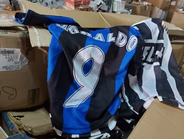 1#7928 Stock di abbigliamento e calzature uomo donna e bambino