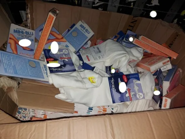 1#7928 Stock di abbigliamento e calzature uomo donna e bambino