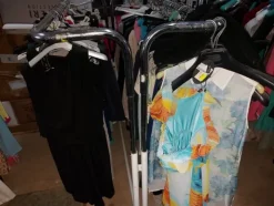 1#7928 Stock di abbigliamento e calzature uomo donna e bambino