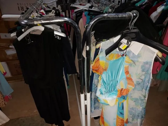 1#7928 Stock di abbigliamento e calzature uomo donna e bambino