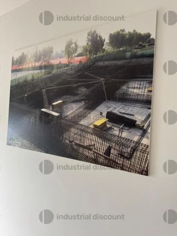 6#10133 Stock di arredi ed attrezzature da ufficio.