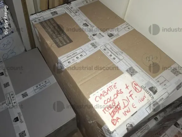 2#10248 Stock di articoli da regalo e pelletteria