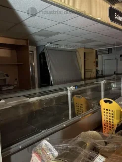 4#10098 Stock di attrezzature e arredi per supermercato