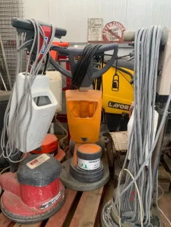 Stock di attrezzature per impresa di pulizie