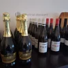 1#9692 Stock di bottiglie di vino, attrezzature e arredi per la ristorazione