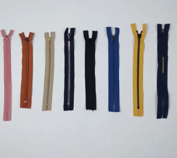Stock di 10.000 cerniere moda