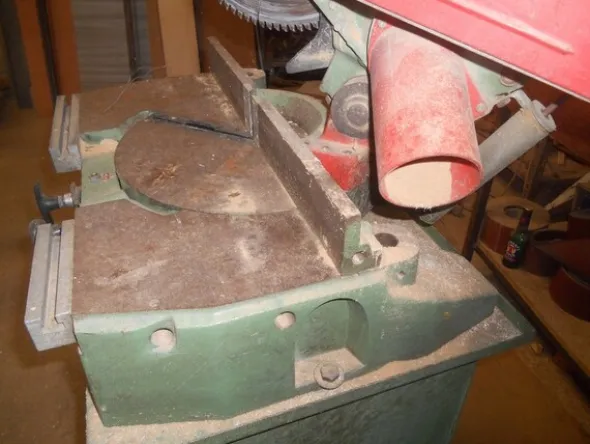 42#6304 Stock di macchinari per la lavorazione del legno