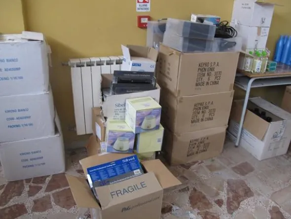 14#2503 Stock di prodotti ed attrezzature per estetista