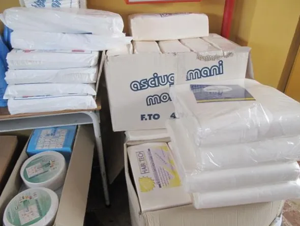 14#2503 Stock di prodotti ed attrezzature per estetista