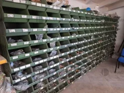 20#10037 Stock di prodotti per ferramenta