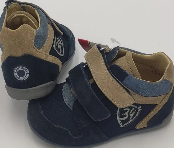 Stock scarpe nuove di marchi italiani