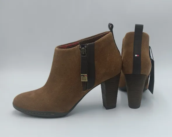 Stock scarpe nuove di marchi italiani