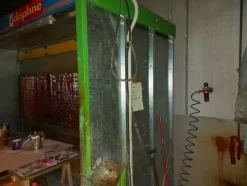 13#6135 Strettoio e cabina di verniciatura a secco