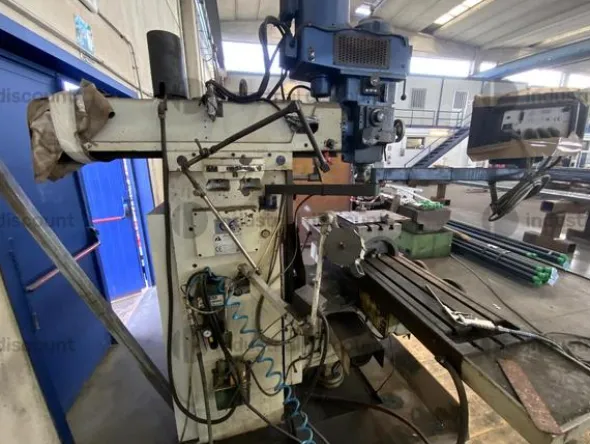22#8851 Strozzatrice e Fresatrice Adria Machine