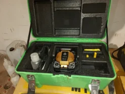 39#7725 Strumenti per lavori stradali fibra ottica