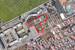 #24434 Struttura commerciale con cortile privato