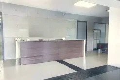 #2537364 Struttura commerciale con cortile carrabile