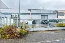 #2537364 Struttura commerciale con cortile carrabile