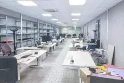 #2537364 Struttura commerciale con cortile carrabile