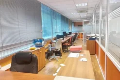 #2537364 Struttura commerciale con cortile carrabile