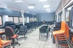 #2537364 Struttura commerciale con cortile carrabile