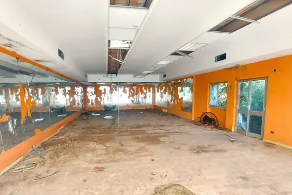 #24843 Struttura direzionale con terrazzi e cortile