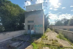 #24843 Struttura direzionale con terrazzi e cortile