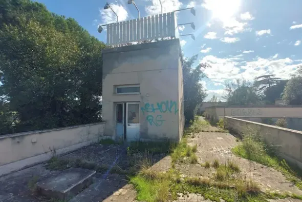 #24843 Struttura direzionale con terrazzi e cortile