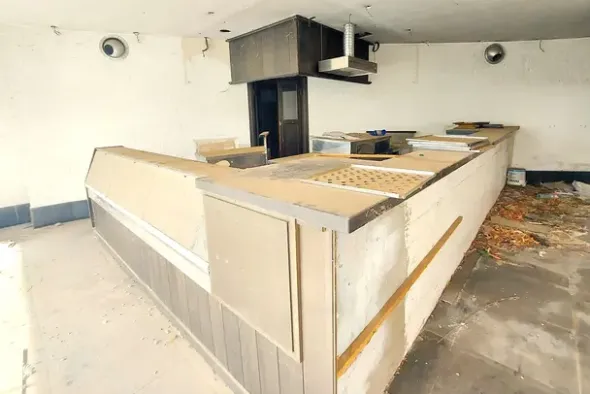 #24843 Struttura direzionale con terrazzi e cortile
