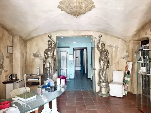 #15016 Struttura ricettiva con centro benessere e campo da golf