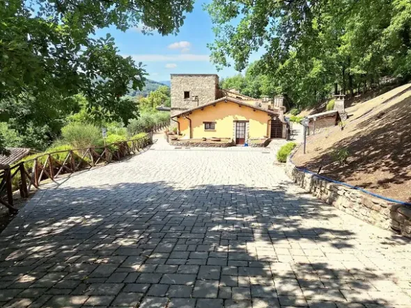 #15016 Struttura ricettiva con centro benessere e campo da golf